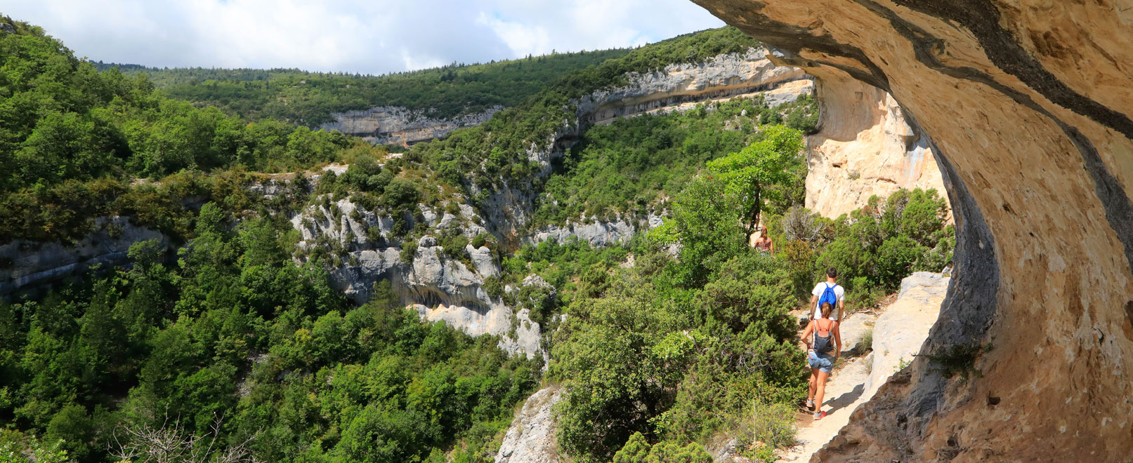 The Nesque River Canyons © Hocquel