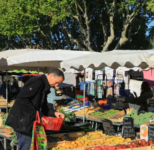 Villeneuve les Avignon market