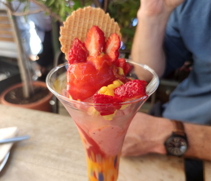 ice cream - strawberries